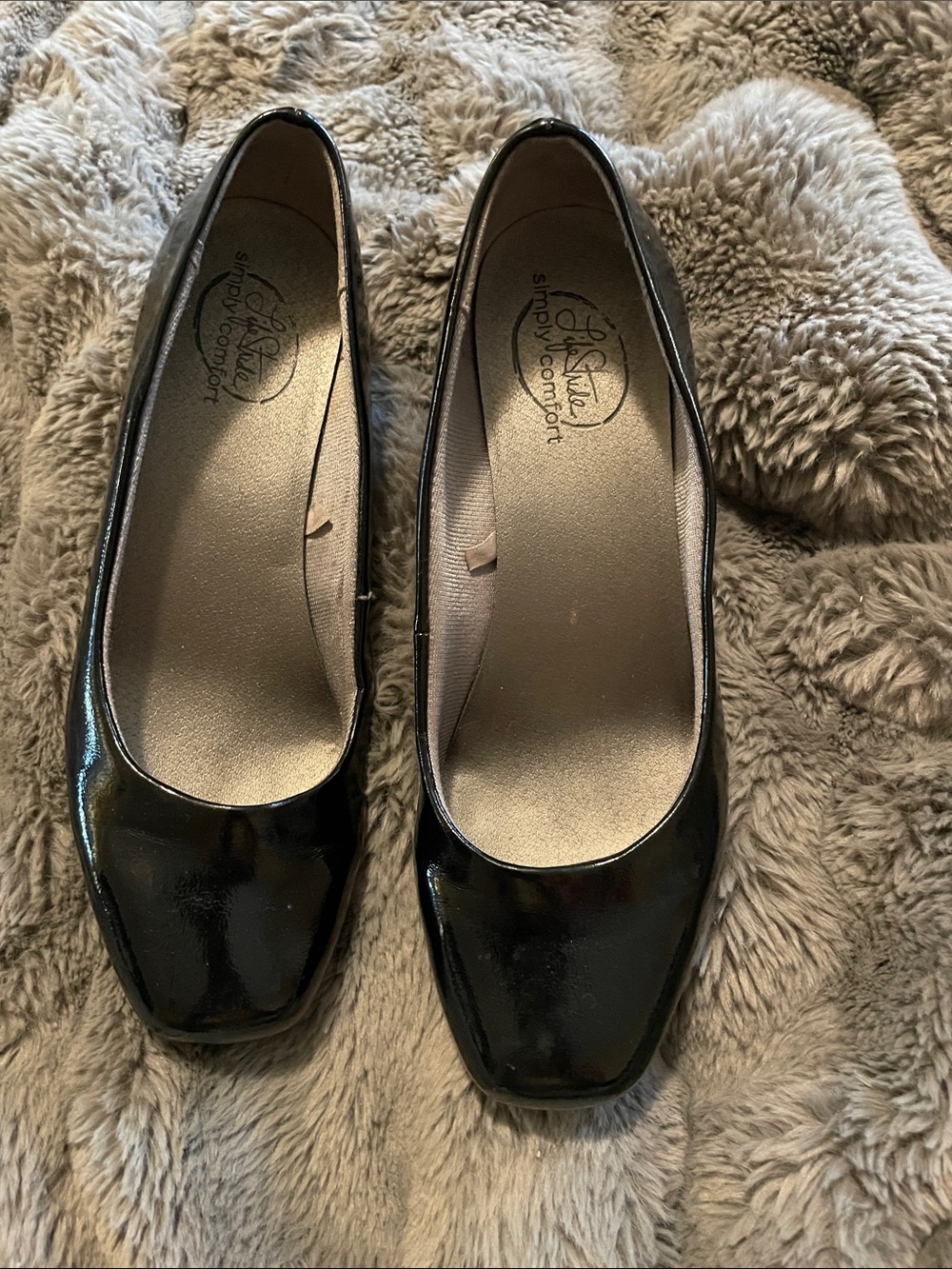 Life Stride Black Patent Ballet Flats